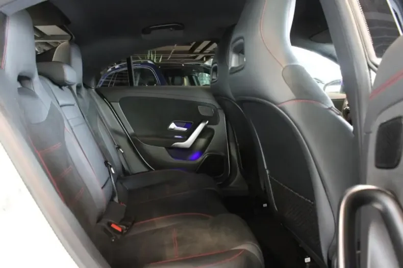 Mercedes-Benz CLA 200 din 2024 cu 22.464 km - oferta MER111326 - foto 13