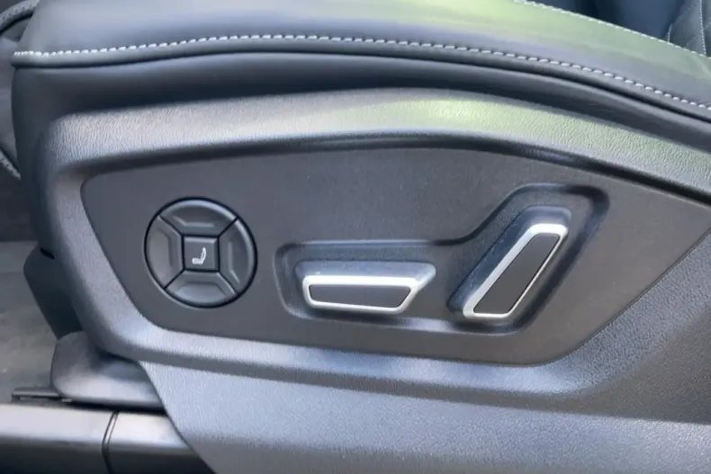 Audi SQ8 din 2024 cu 15.421 km - oferta AUD111354 - foto 21