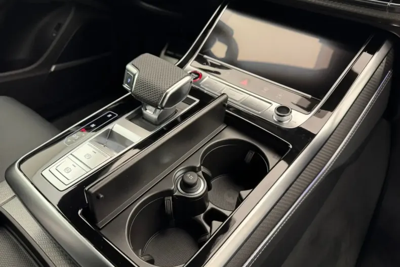 Audi RSQ8 din 2024 cu 6.000 km - oferta AUD111355 - foto 7