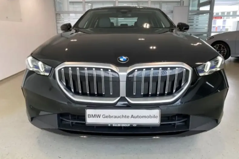 BMW 520 din 2024 cu 30.600 km - oferta BMW111401 - foto 1