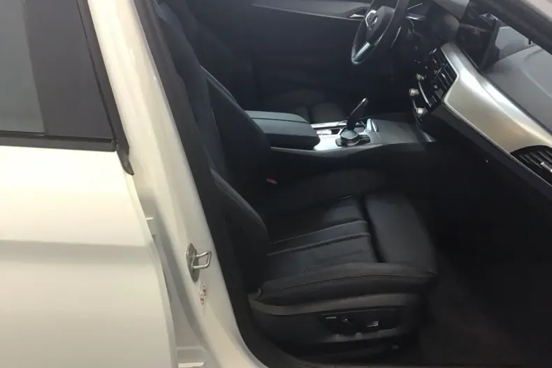 BMW 545 din 2021 cu 34.361 km - oferta BMW111406 - foto 8