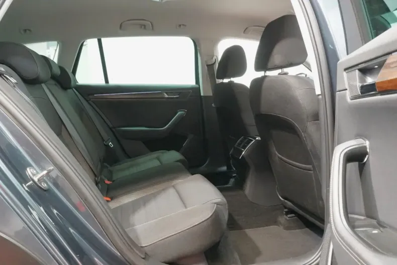 Skoda Superb din 2021 cu 95.015 km - oferta SKO111417 - foto 32