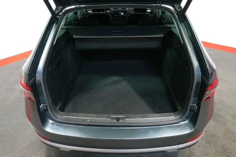 Skoda Superb din 2021 cu 95.015 km - oferta SKO111417 - foto 35