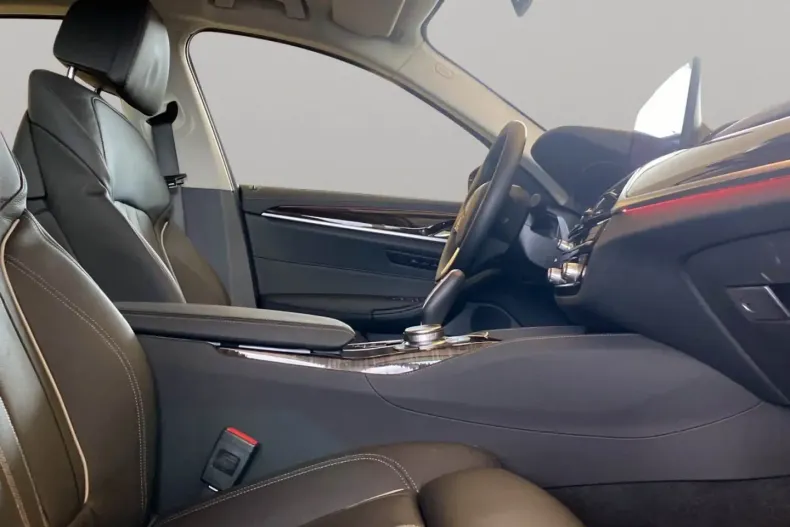 BMW 530 din 2022 cu 33.941 km - oferta BMW111439 - foto 5