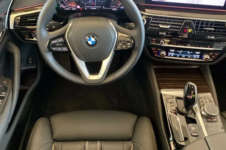 BMW 530 din 2022 cu 33.941 km - oferta BMW111439 - foto 14