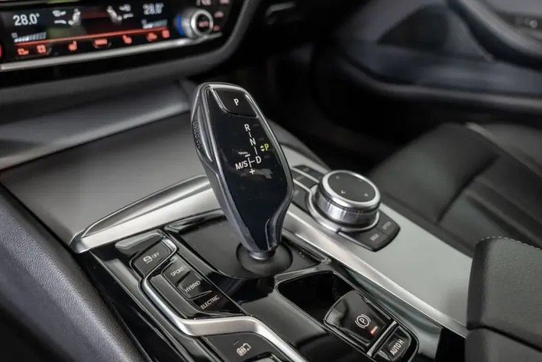 BMW 530 din 2022 cu 43.759 km - oferta BMW111452 - foto 15