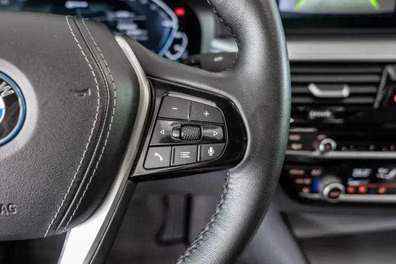 BMW 530 din 2022 cu 43.759 km - oferta BMW111452 - foto 16