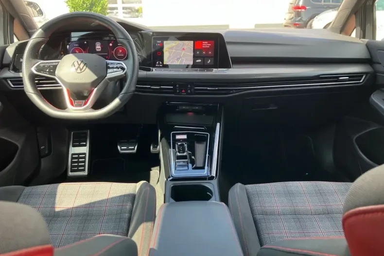 Volkswagen Golf din 2023 cu 23.990 km - oferta VOL111475 - foto 8