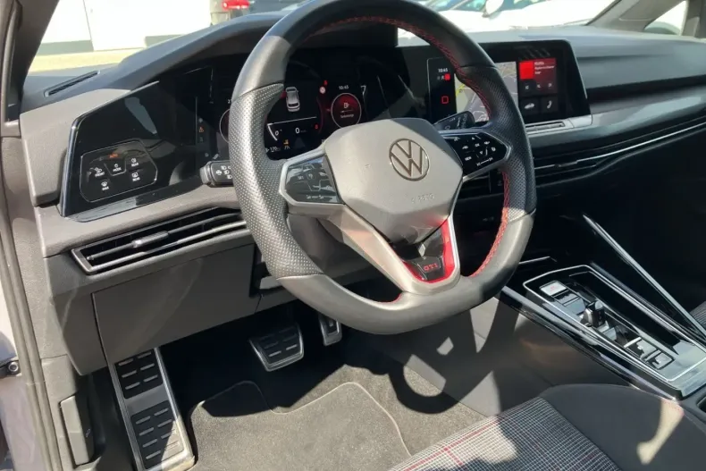 Volkswagen Golf din 2023 cu 23.990 km - oferta VOL111475 - foto 9