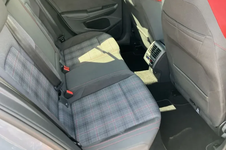 Volkswagen Golf din 2023 cu 23.990 km - oferta VOL111475 - foto 10