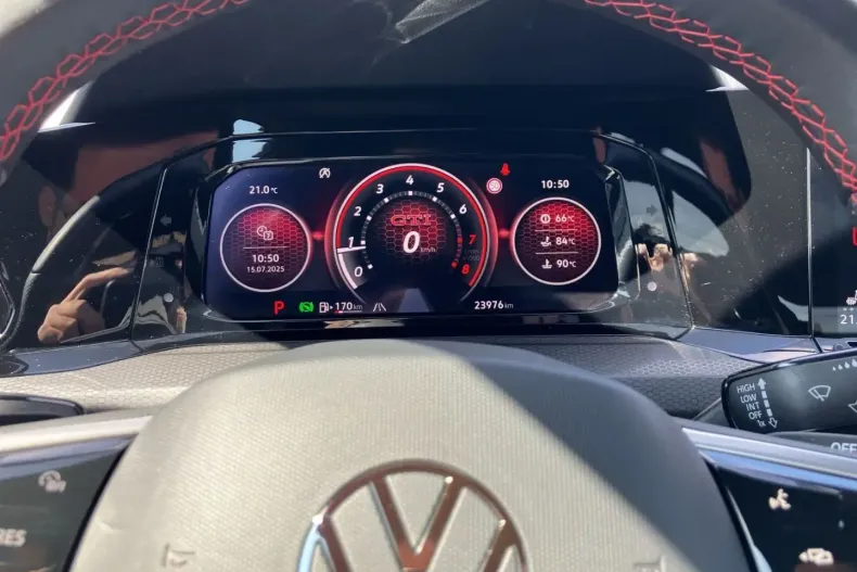 Volkswagen Golf din 2023 cu 23.990 km - oferta VOL111475 - foto 12