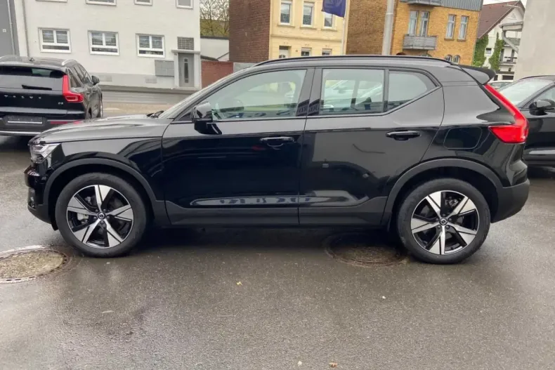 Volvo XC40 din 2021 cu 13.887 km - oferta VOL111508 - foto 4