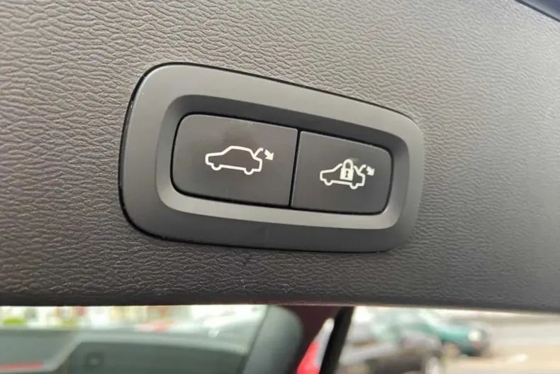 Volvo XC40 din 2021 cu 13.887 km - oferta VOL111508 - foto 10