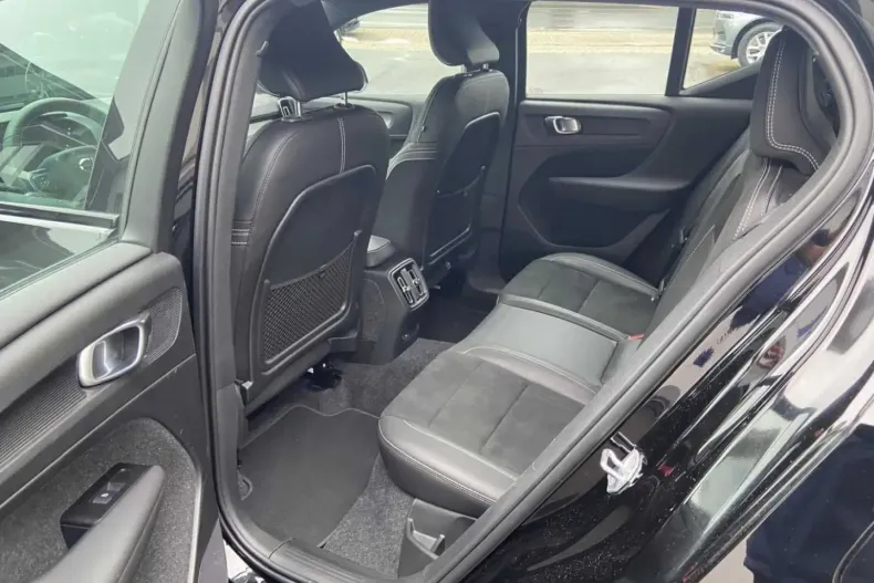 Volvo XC40 din 2021 cu 13.887 km - oferta VOL111508 - foto 12