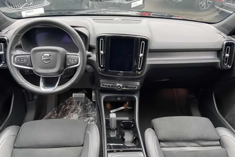 Volvo XC40 din 2021 cu 13.887 km - oferta VOL111508 - foto 15