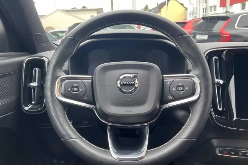 Volvo XC40 din 2021 cu 13.887 km - oferta VOL111508 - foto 17