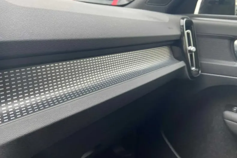 Volvo XC40 din 2021 cu 13.887 km - oferta VOL111508 - foto 18