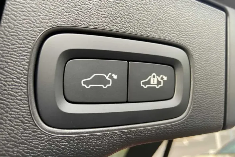 Volvo XC60 din 2024 cu 3.990 km - oferta VOL111535 - foto 10