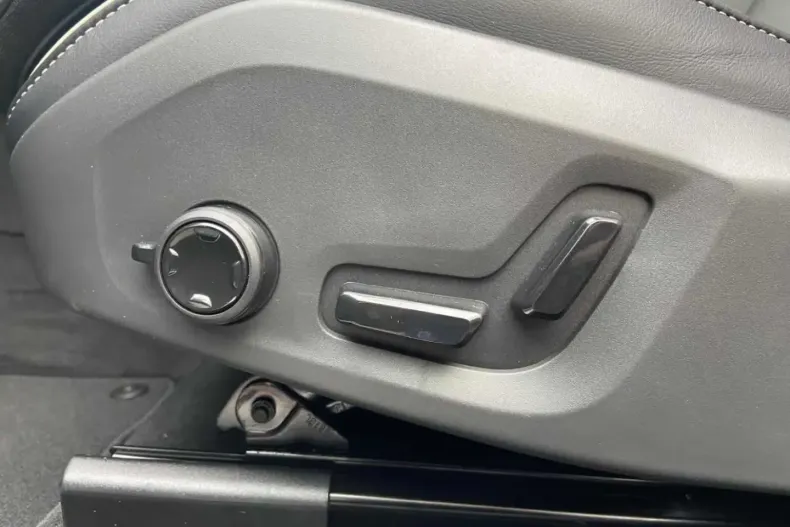 Volvo XC60 din 2024 cu 3.990 km - oferta VOL111535 - foto 16