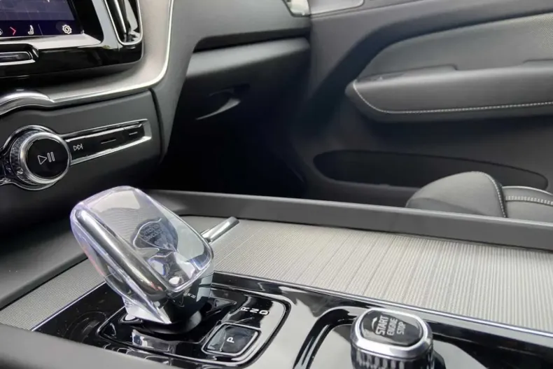 Volvo XC60 din 2024 cu 3.990 km - oferta VOL111535 - foto 28