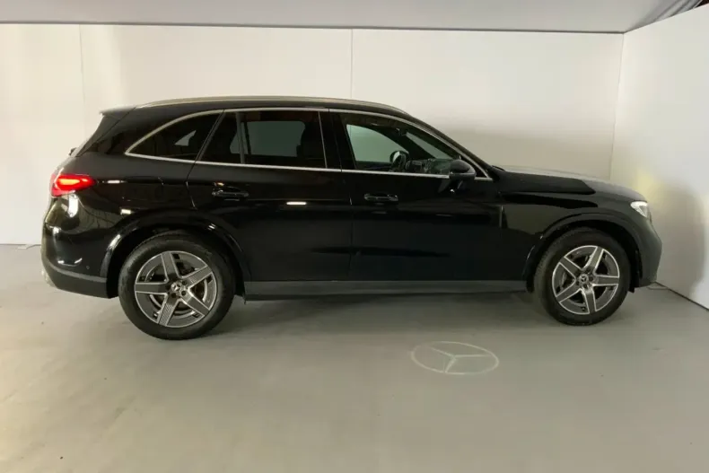 Mercedes-Benz GLC 300 din 2022 cu 25.535 km - oferta MER111545 - foto 3