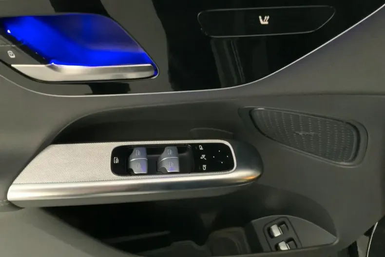 Mercedes-Benz GLC 300 din 2022 cu 25.535 km - oferta MER111545 - foto 11