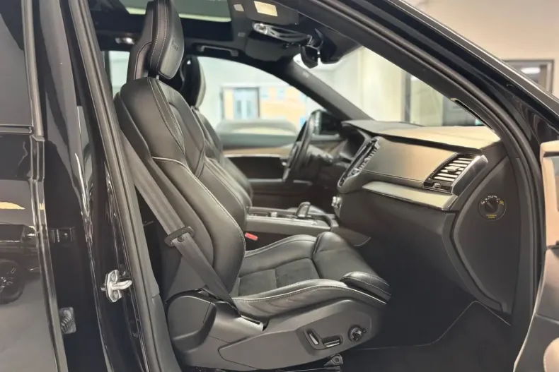 Volvo XC90 din 2020 cu 121.700 km - oferta VOL111548 - foto 8