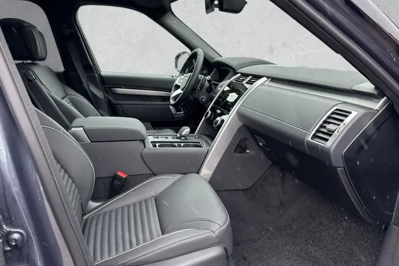 Land Rover Discovery din 2024 cu 3.602 km - oferta LAN111561 - foto 3