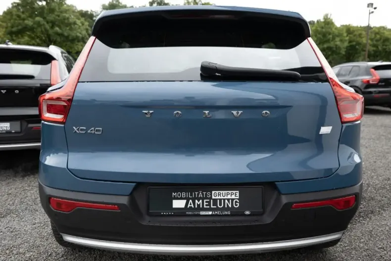 Volvo XC40 din 2022 cu 43.135 km - oferta VOL111562 - foto 4