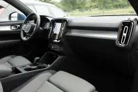 Volvo XC40 din 2022 cu 43.135 km - oferta VOL111562 - foto 5