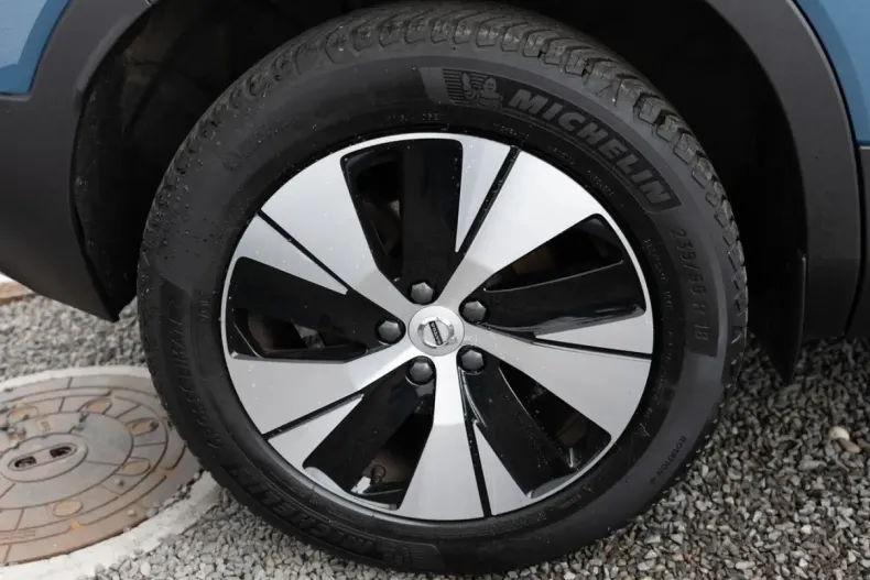 Volvo XC40 din 2022 cu 43.135 km - oferta VOL111562 - foto 7