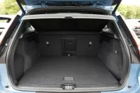 Volvo XC40 din 2022 cu 43.135 km - oferta VOL111562 - foto 8