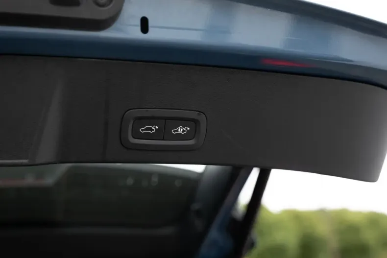 Volvo XC40 din 2022 cu 43.135 km - oferta VOL111562 - foto 9