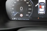 Volvo XC40 din 2022 cu 43.135 km - oferta VOL111562 - foto 12