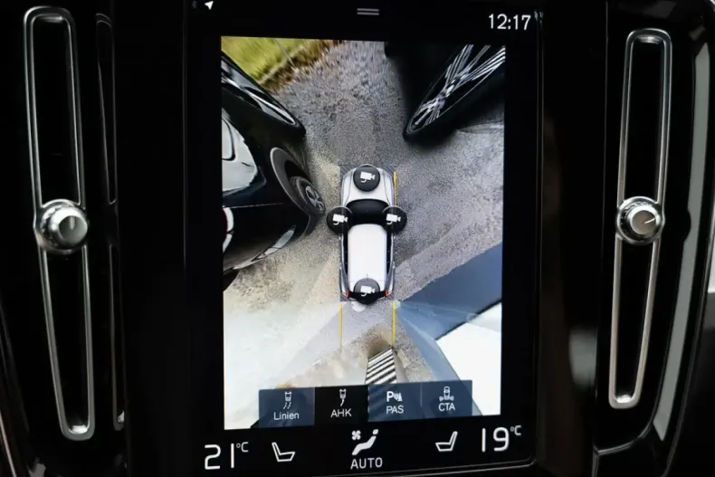 Volvo XC40 din 2022 cu 43.135 km - oferta VOL111562 - foto 18