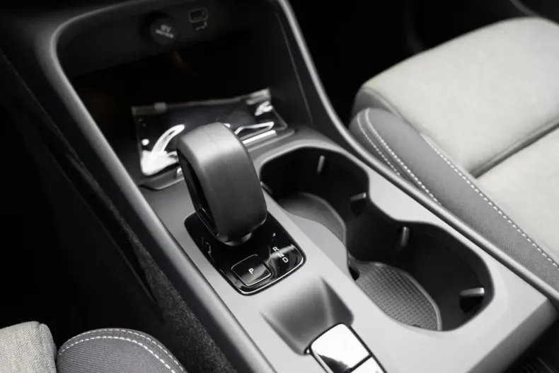 Volvo XC40 din 2022 cu 43.135 km - oferta VOL111562 - foto 19