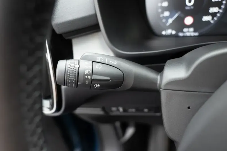 Volvo XC40 din 2022 cu 43.135 km - oferta VOL111562 - foto 23