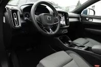 Volvo XC40 din 2022 cu 43.135 km - oferta VOL111562 - foto 24