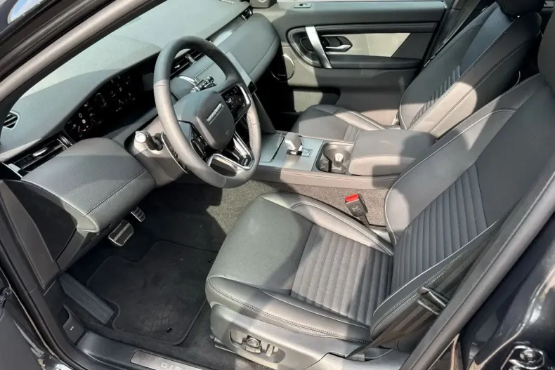 Land Rover Discovery Sport din 2024 cu 5.932 km - oferta LAN111565 - foto 13