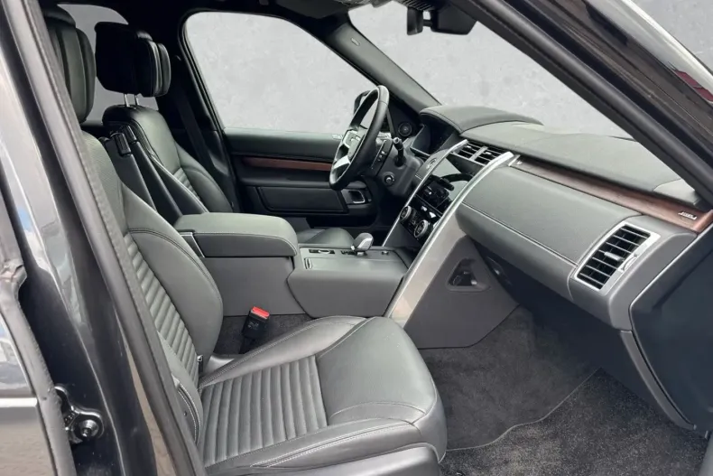 Land Rover Discovery din 2024 cu 16.558 km - oferta LAN111567 - foto 3