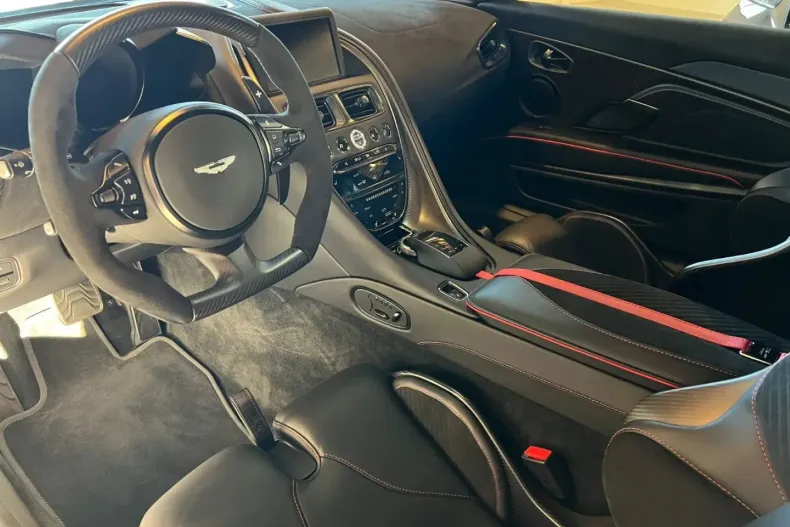 Aston Martin DBS din 2023 cu 3.100 km - oferta AST111571 - foto 12