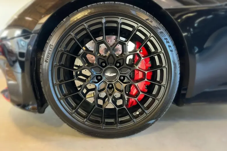 Aston Martin DBS din 2023 cu 3.100 km - oferta AST111571 - foto 24