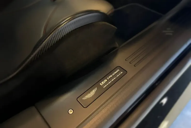 Aston Martin DBS din 2023 cu 3.100 km - oferta AST111571 - foto 27