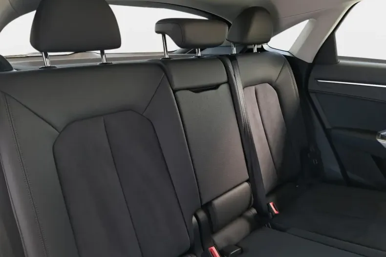 Audi Q3 din 2024 cu 11.230 km - oferta AUD111572 - foto 18