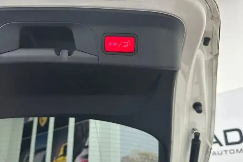 Mercedes-Benz GLC 300 din 2020 cu 98.000 km - oferta MER111576 - foto 20