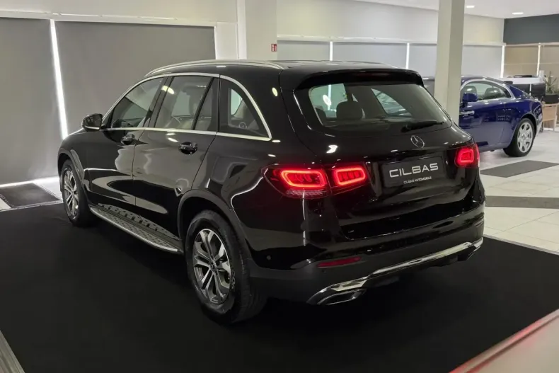 Mercedes-Benz GLC 300 din 2021 cu 89.006 km - oferta MER111605 - foto 9