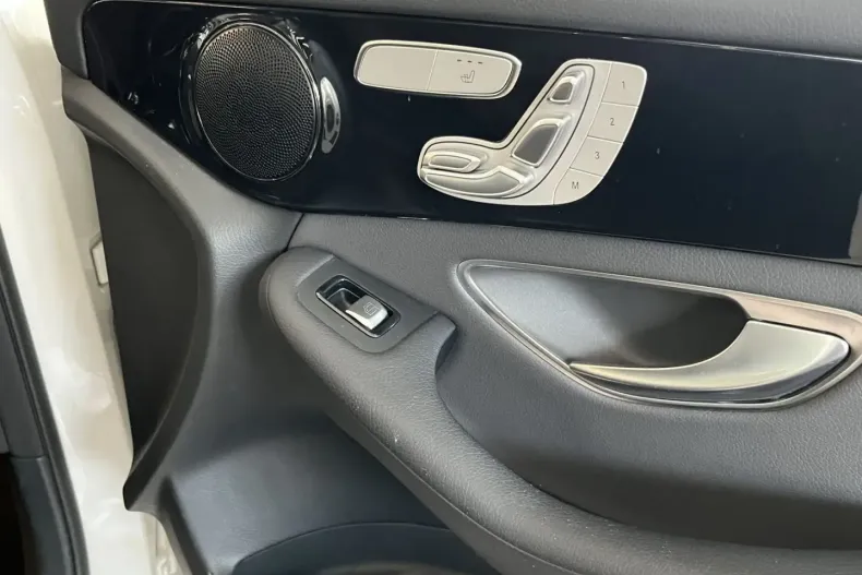 Mercedes-Benz GLC 300 din 2022 cu 82.250 km - oferta MER111611 - foto 20