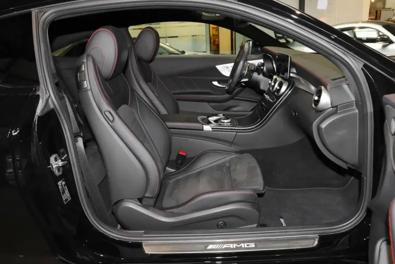 Mercedes-Benz C 43 AMG din 2023 cu 30.303 km - oferta MER111618 - foto 6