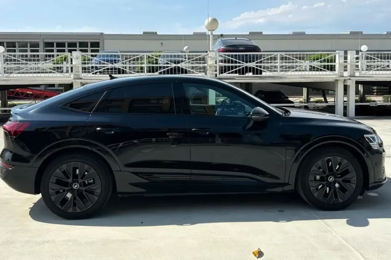 Audi Q8 din 2024 cu 19.692 km - oferta AUD111625 - foto 5