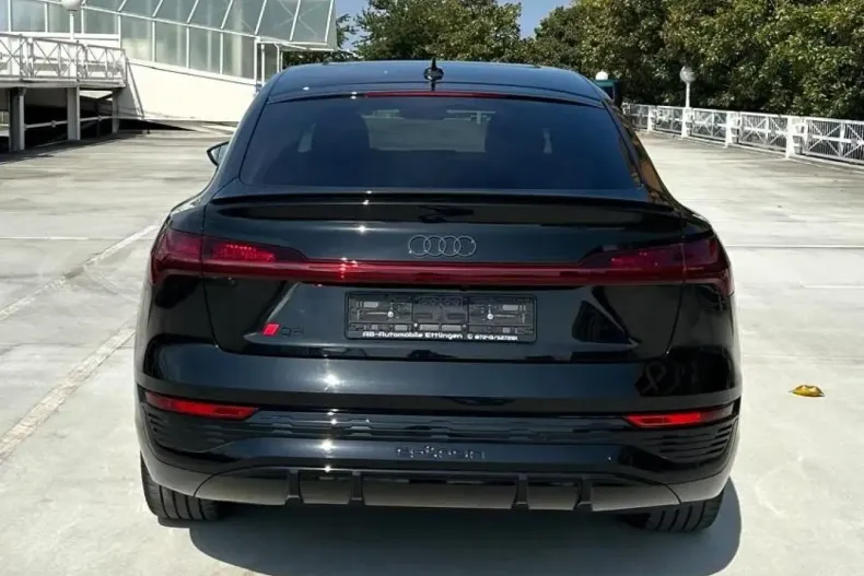 Audi Q8 din 2024 cu 19.692 km - oferta AUD111625 - foto 8